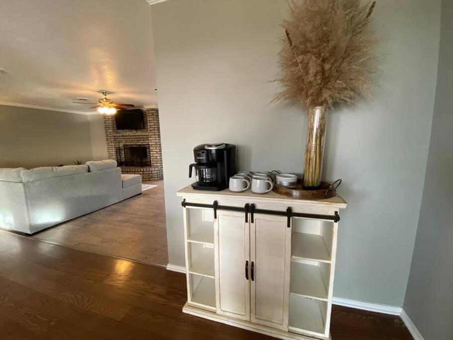 Large Modern Family Home! Soncy Εξωτερικό φωτογραφία