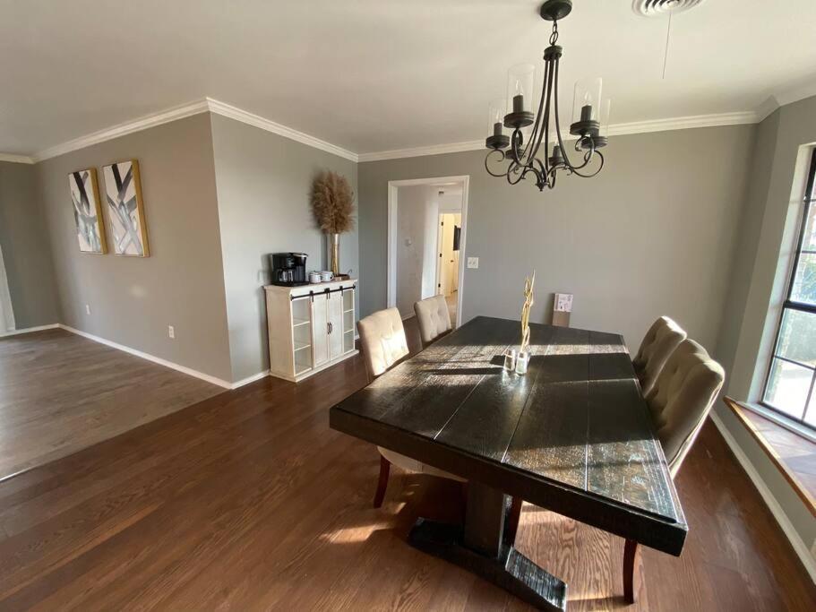 Large Modern Family Home! Soncy Εξωτερικό φωτογραφία